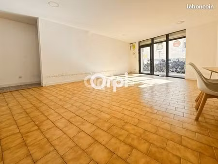 local commercial 45 m²