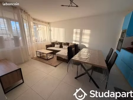 chambre 1 pièce 11 m²