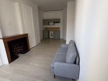 superbe t2 disponible au coeur du 6eme