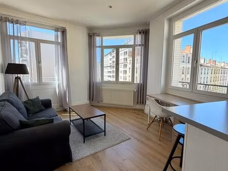 loue - villeurbanne - t3 meublé - lumineux & spacieux - 55m²