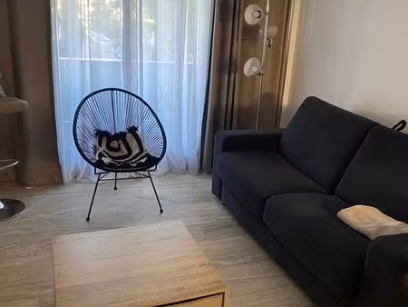 studio meublé - prado / carré d’or - emplacement idéal