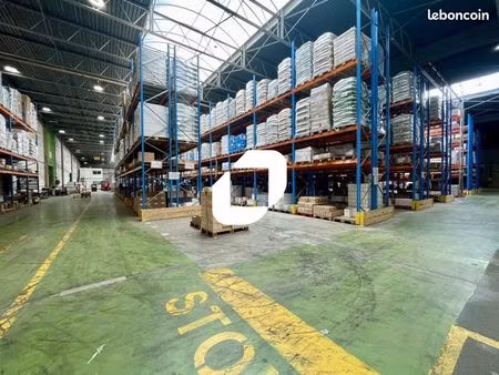 local logistique 16 680 m²