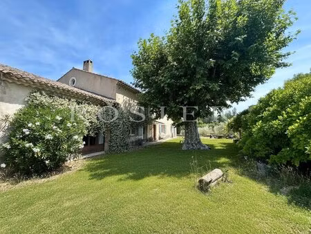 robion/cavaillon maison ancienne de 340 m²  2 gîtes  12 pièces  terrain 8936 m²  piscine