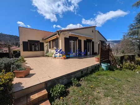 spacieuse maison avec terrasse  garage et appartement indépenda