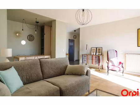 location appartement  m² t-3 à lyon 3  1 578 €