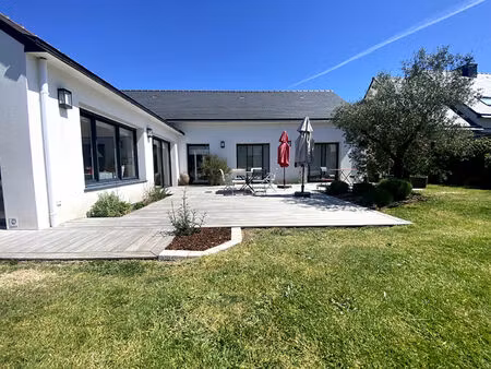 maison contemporaine de plain-pied  prestations haut de gamme  saint-gildas-de-rhuys