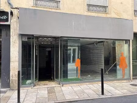 local commercial à louer