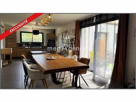 vente maison à sainte-gemme-la-plaine (85400) : à vendre / 108m² sainte-gemme-la-plaine