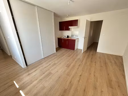 location appartement 1 pièce  31.45m²  narbonne
