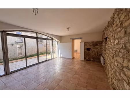 location maison  m² t-3 à saint-victor-de-malcap  725 €