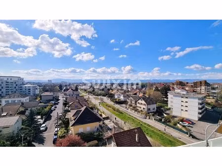 t5 en attique offrant calme et vues panoramiques