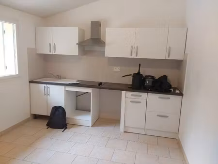 location appartement 2 pièces 33 m² à carros (06510)  724 €