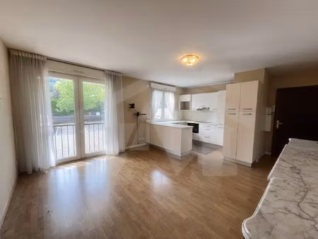 appartement 3p+c de 53m2 en rez-de-chaussée surélevé