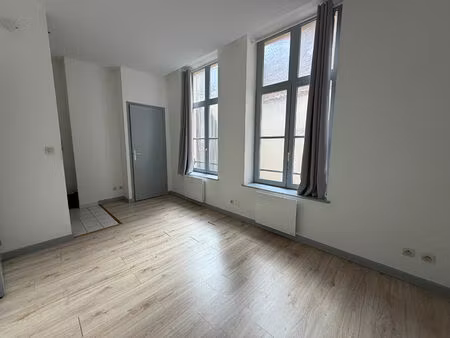 studio vieux lille place louise de bettignies