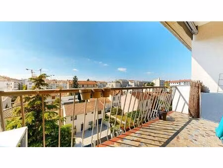 appartement t3 de 55m² avec balcon - rue des bienvenus  villeur