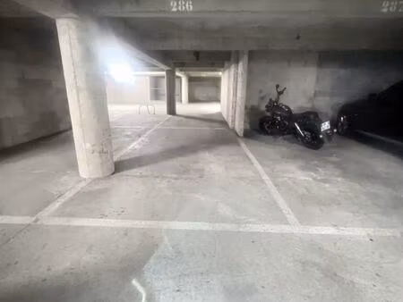 place de parking en sous sol