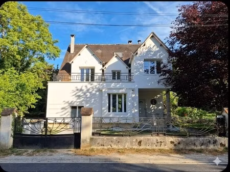 chartrette bord de seine maison à fort potentiel ( non inondable )