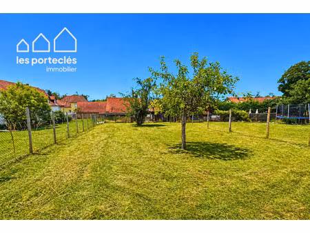 maison avec dépendances sur 11 ares de terrain