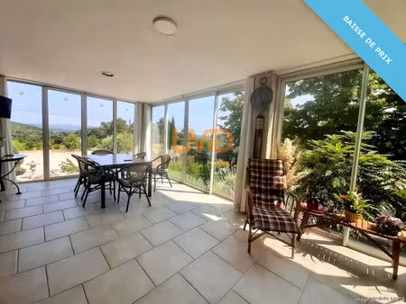 maison contemporaine avec vue sur la porte des cévennes