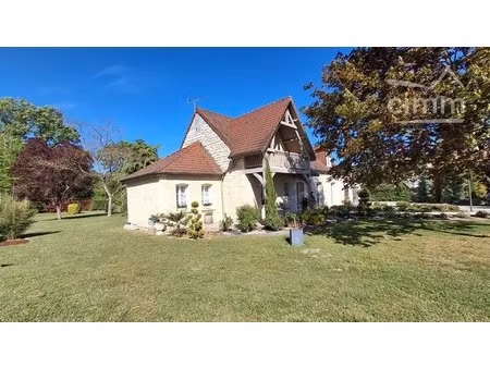 a vendre à muides sur loire  maison de standing 5 chambres + piscine