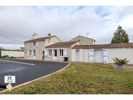 maison en pierre avec dépendances  seconde habitation indépe