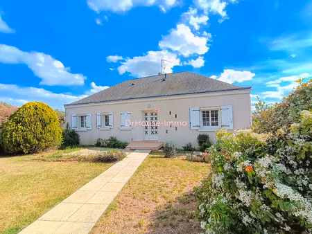 maison familiale avec sous-sol complet de 140 m² avec 786 m² de terrain