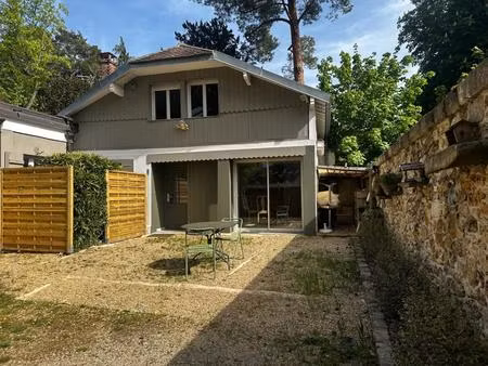 barbizon location maison 1 chambre jardinet parking au calme