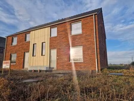 braives maison 3 chambres/ 3 façades peb b