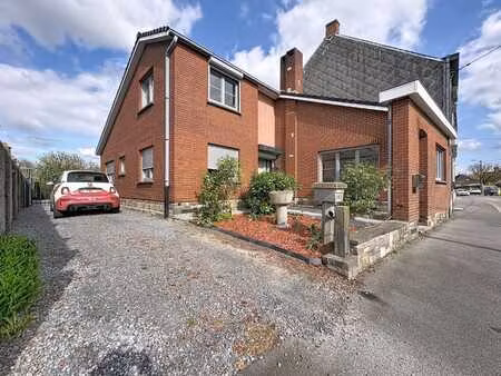 grande maison 3 chambres a naast