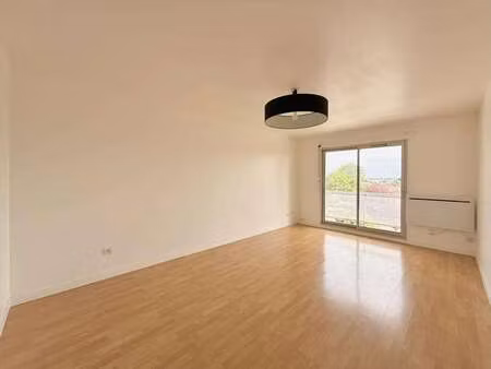 location appartement 2 pièces à nantes (44000) : à louer 2 pièces / 52m² nantes