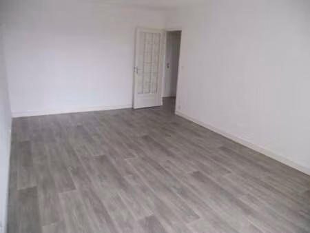 location appartement 4 pièces à saint-brieuc (22000) : à louer 4 pièces / 83m² saint-brieu