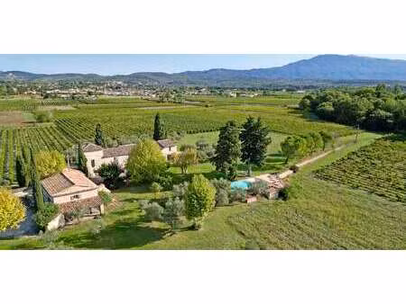 vignoble avec piscine vaucluse (84)