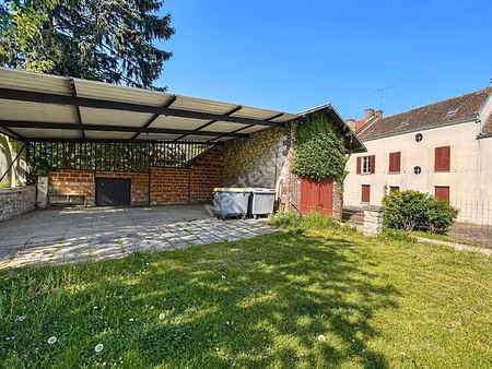 maison 250 m2 avec 550 m² de hangars et 15195 m² de terrain