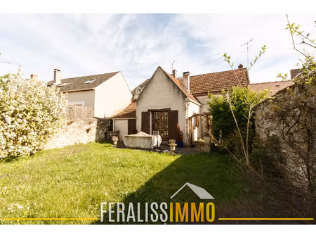 maison ancienne et atypique au coeur du village !
