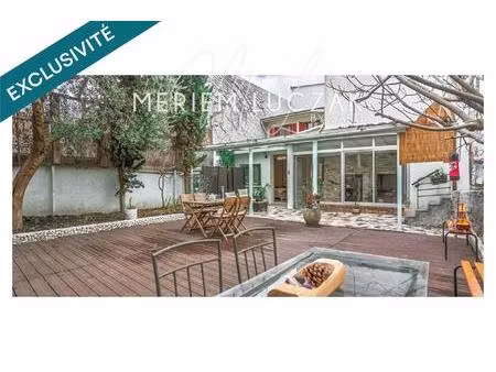 charmante maison au calme avec terasse 2 parkings et potentiel-136m2 sur un terrain 240m2.