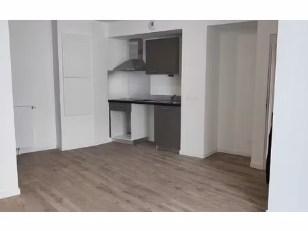 location appartement  56.2 m² t-3 à le havre  745 €