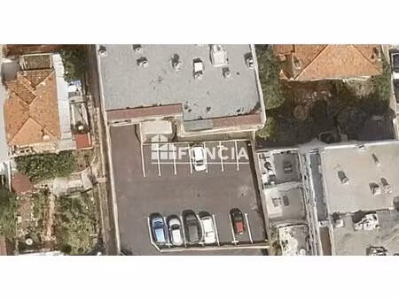 place de parking à saisir au palm beach