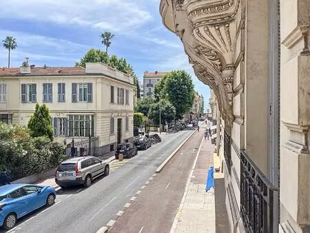 spacieux 2 pièces - carré d'or