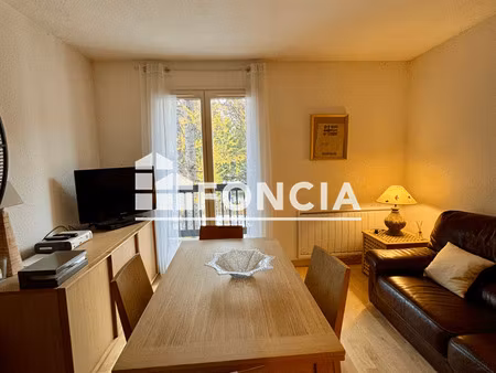 auron – à vendre - 2 pièces meublé avec balcon et parking  à deux pas du centre