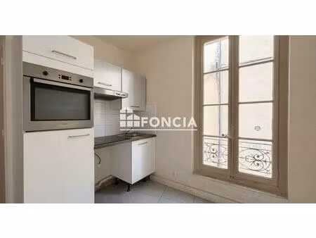 exclusivité - t1 25 m² – 1er étage – centre-ville nîmes