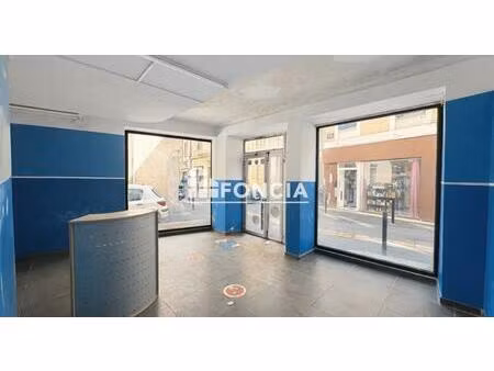 local commercial 28 8 m² – centre nîmes