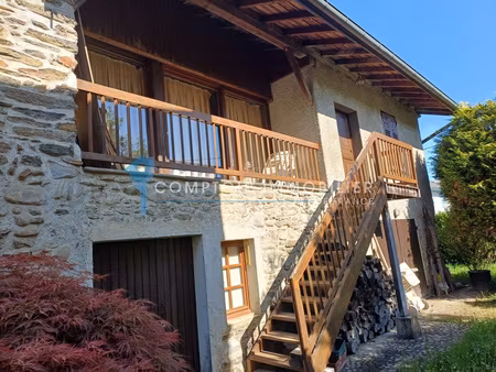 pontcharra (38) - maison de village a rénover