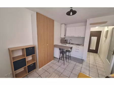 location appartement  16 m² t-1 à bordeaux  493 €