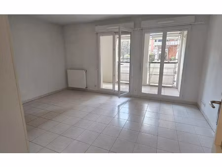 location appartement  m² t-1 à nice  624 €