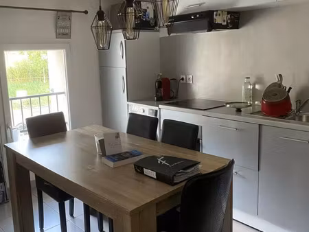 location appartement 2 pièces 45 m² à rousset (13790)