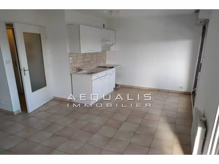 location appartement 1 pièce 29 m² à saint-laurent-du-var (06700)