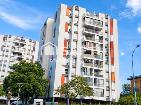 exclusivité – t4 d’exception au pied du métro  bien rare sur le secteur