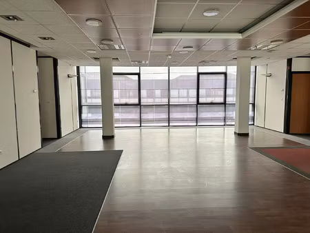 location bureau 936 m² à angers (49100)