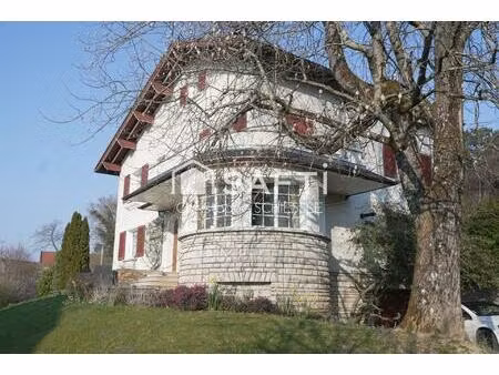 maison t9 de 7 chambres avec hangar de 300 m2 sur 44 ares