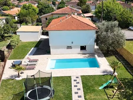 maison à proximé des commerces